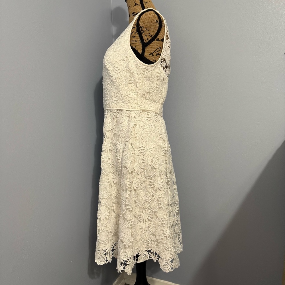 WHBM Floral Lace Dress - Picture 5 of 16